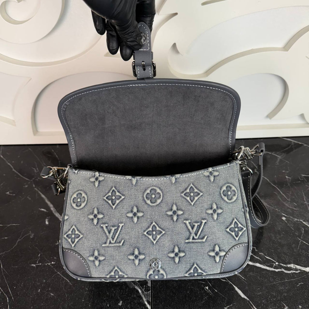 Louis Vuitton Diane Satchel Denim Bag 

910134 ⭐️