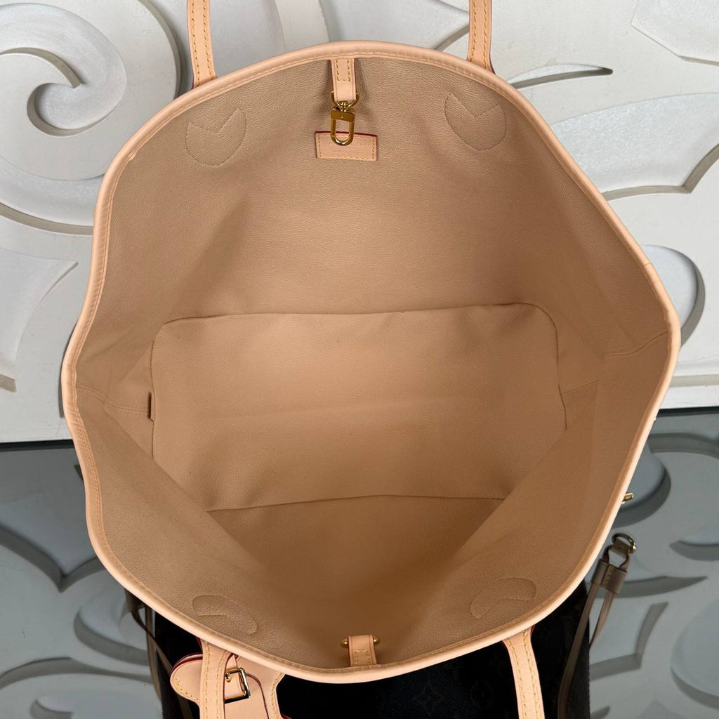 Louis Vuitton Neverwoof Bag 

910629 ⭐️