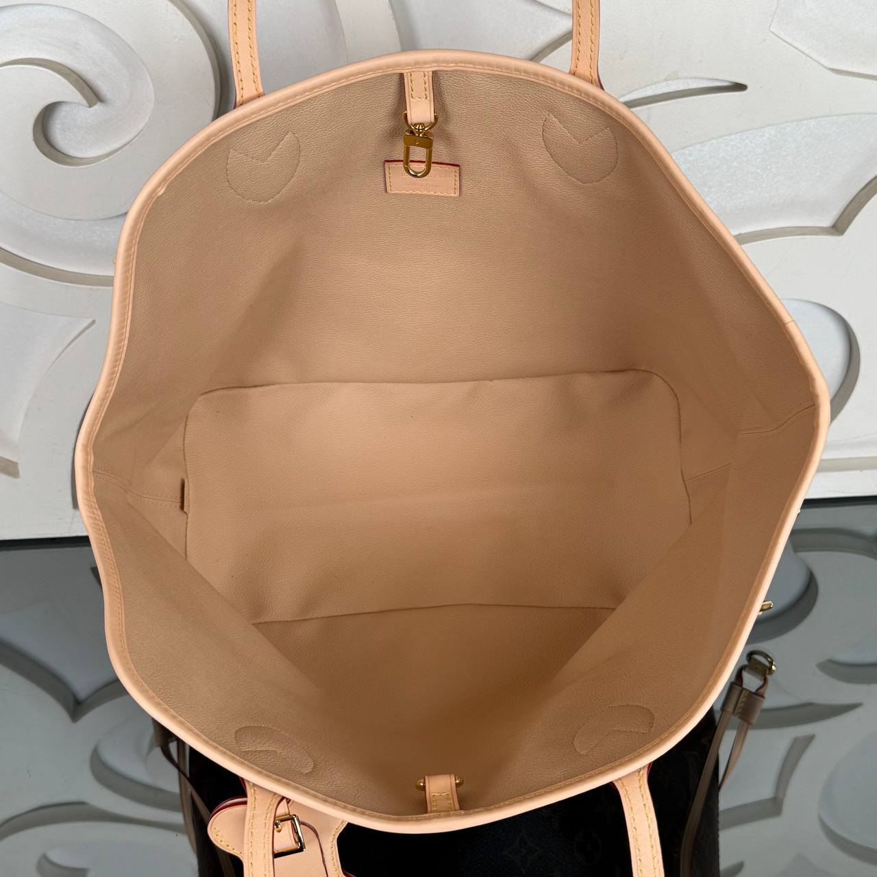Louis Vuitton Neverwoof Bag 

910629 ⭐️