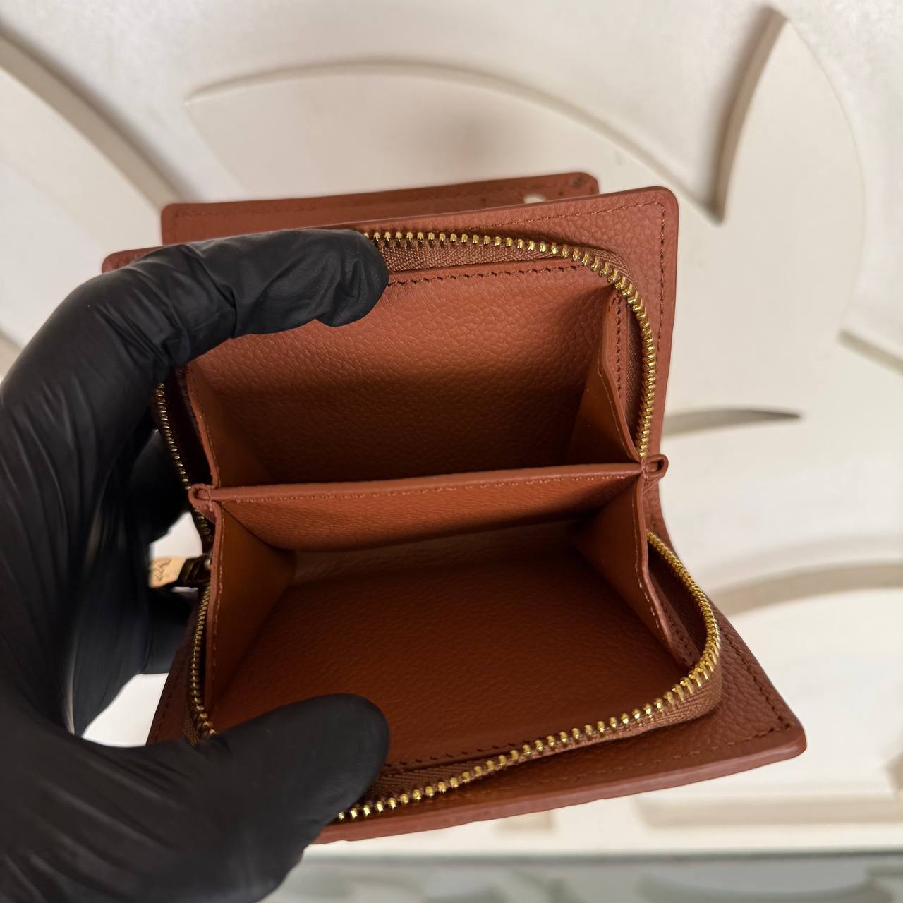 Louis Vuitton Clea Wallet 

210182 ⭐️