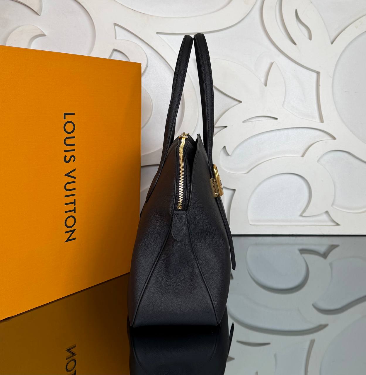 Louis Vuitton Duffle Tote Bag

910427 ⭐️