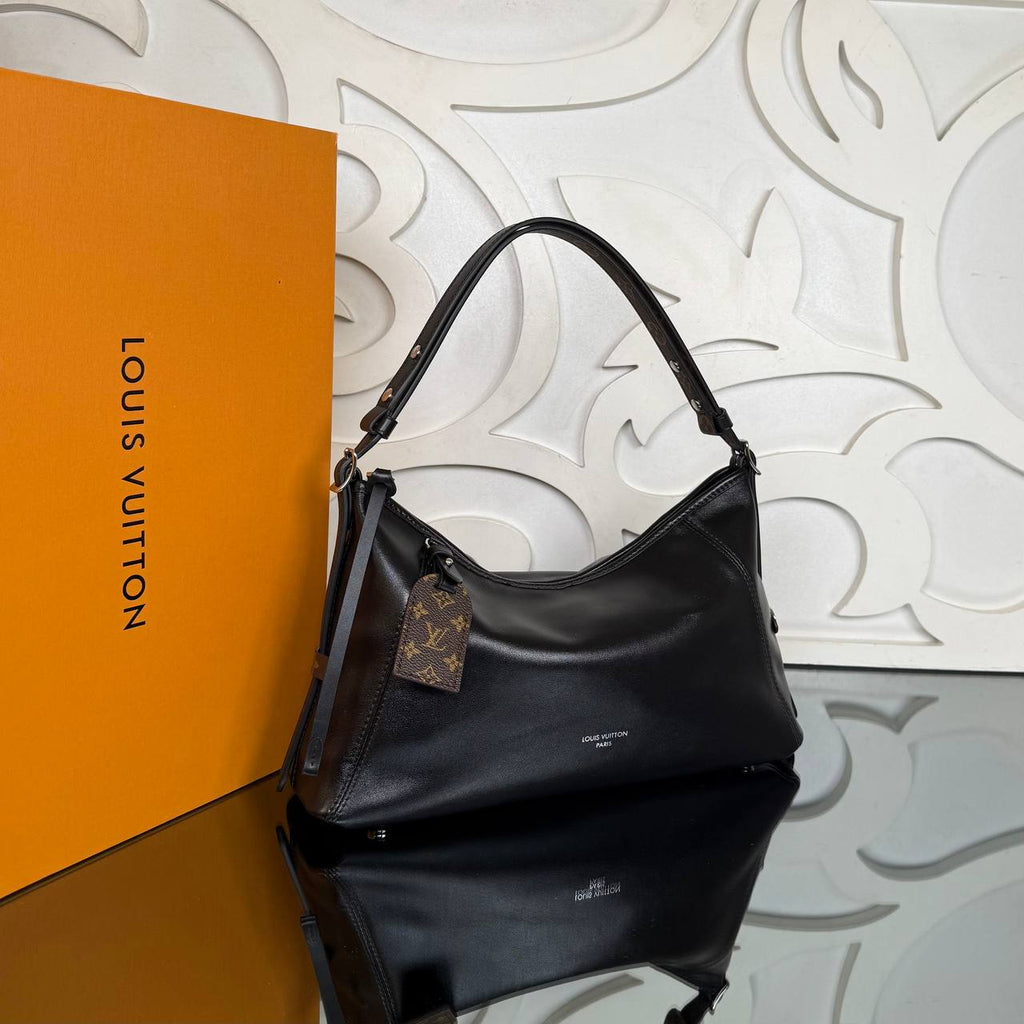 Louis Vuitton CarryAll East West

910494 ⭐️