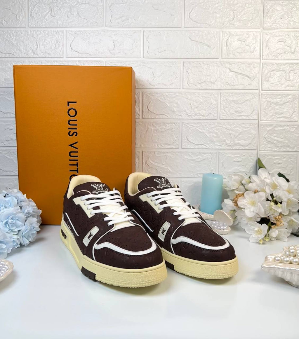 Louis Vuitton Sneakers

3793-5 ⭐️