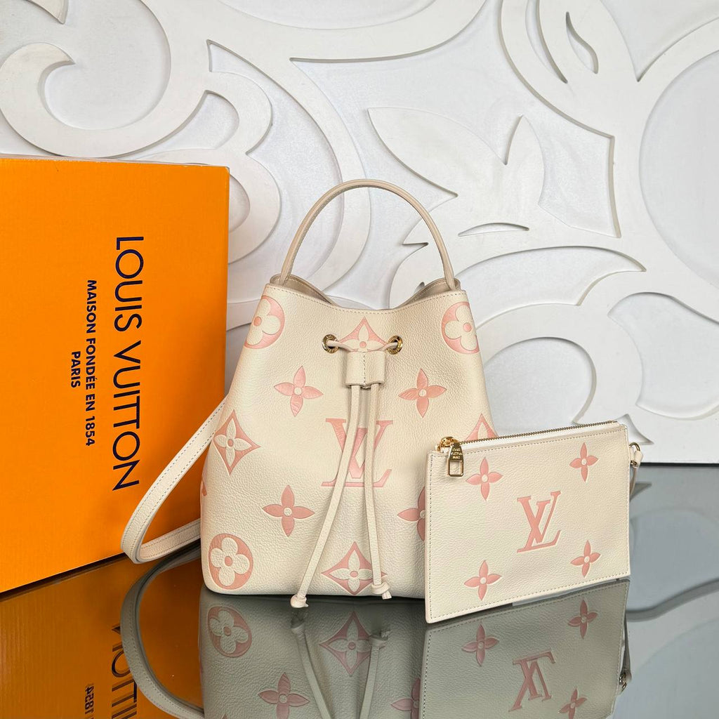Louis Vuitton NeoNoe Bag

5759-1 ⭐️