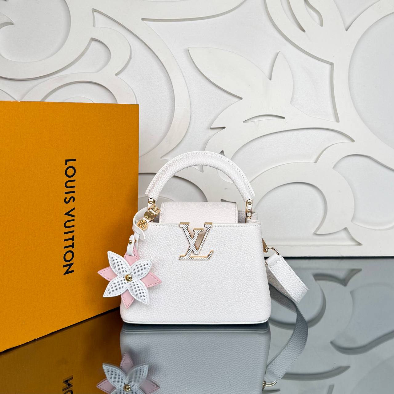 Louis Vuitton LV x TM Capucines Mini

910334 ⭐️