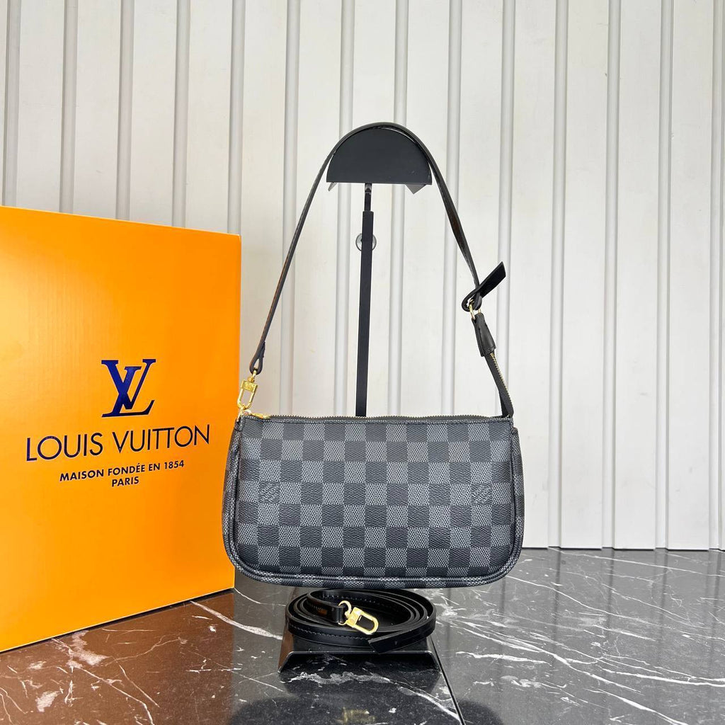 Louis Vuitton Pochette Small 

272 ⭐️