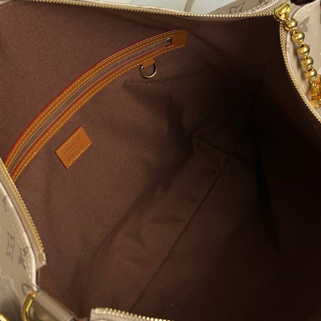 Louis Vuitton Vagabond Hobo Bag

910848 ⭐️