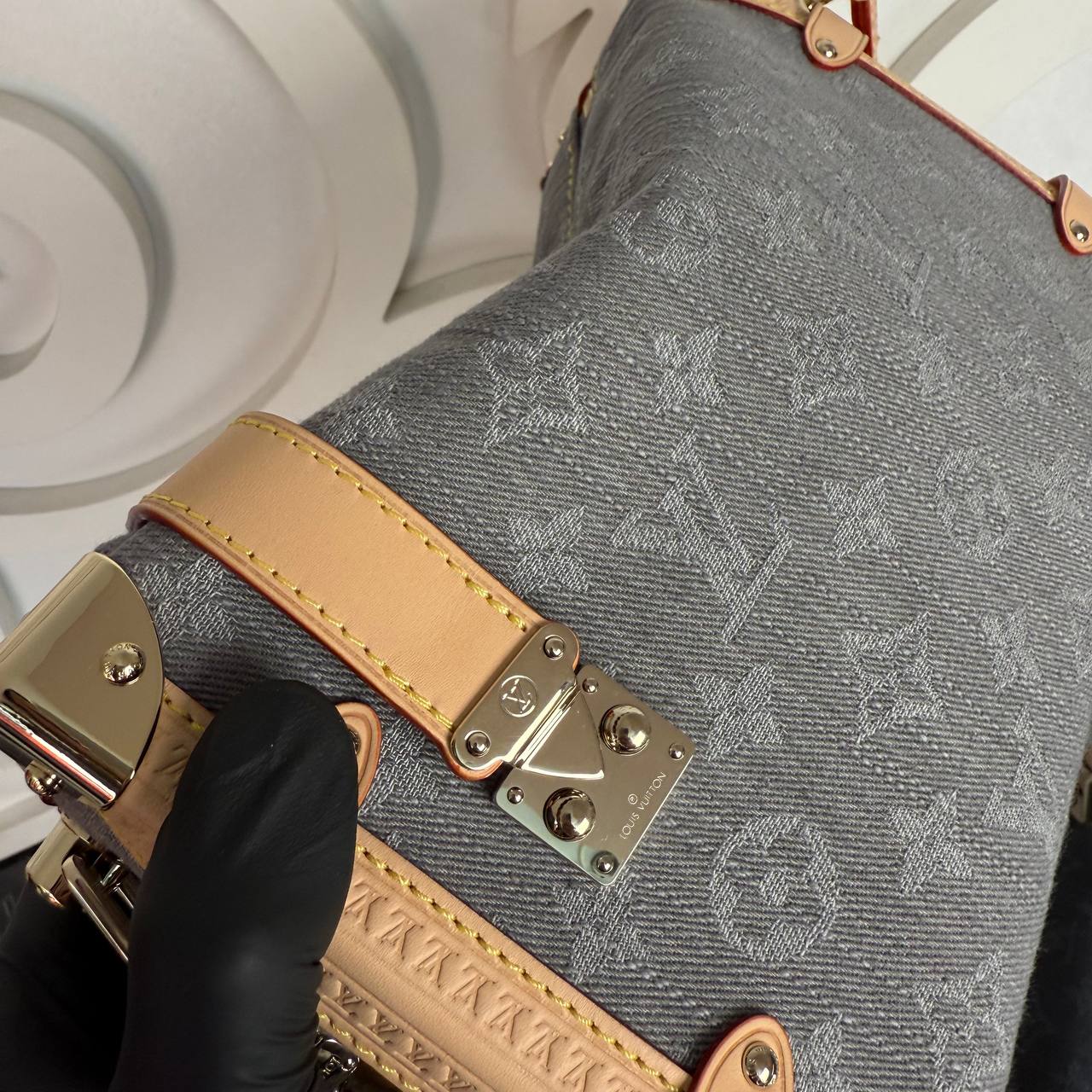 Louis Vuitton Side Trunk MM Denim

910157 ⭐️