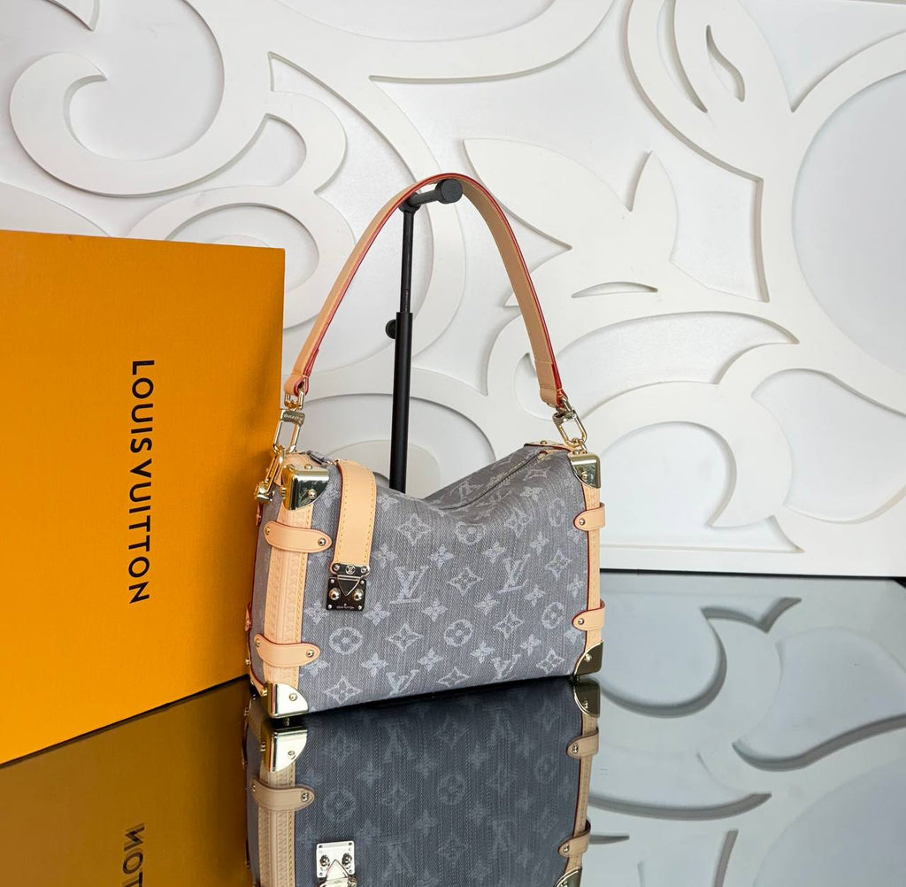 Louis Vuitton Side Trunk MM Denim

910157 ⭐️