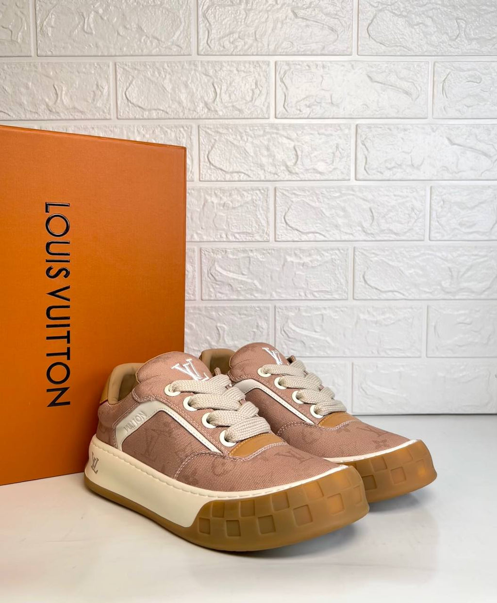 Louis Vuitton Tilted Sneaker

911226 ⭐️