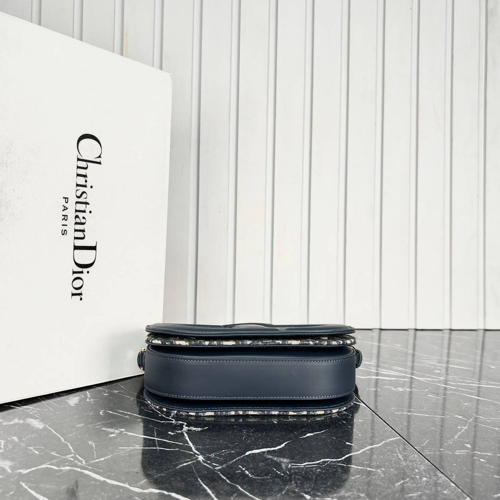Christian Dior Signature Bag

24x14cm 
5686-1 ⭐️