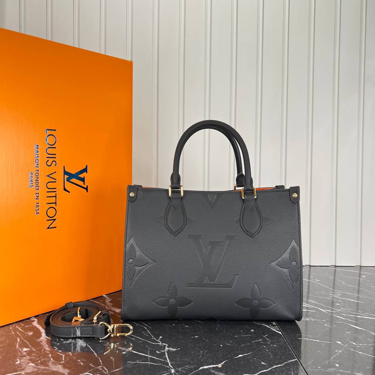 Louis Vuitton OnTheGo PM 

5300-1 ⭐️