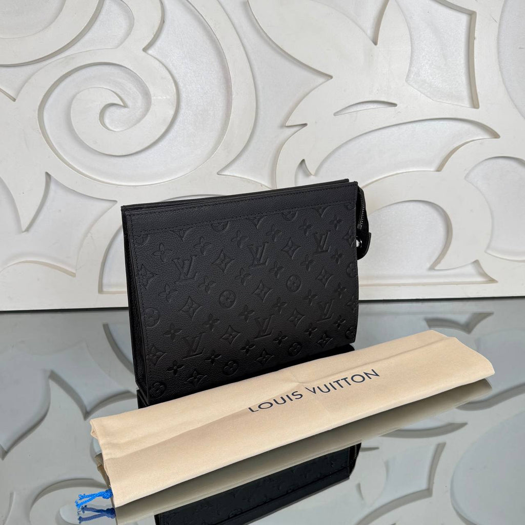 Louis Vuitton Pochette Voyage Pouch

6848 / 6849 ⭐️