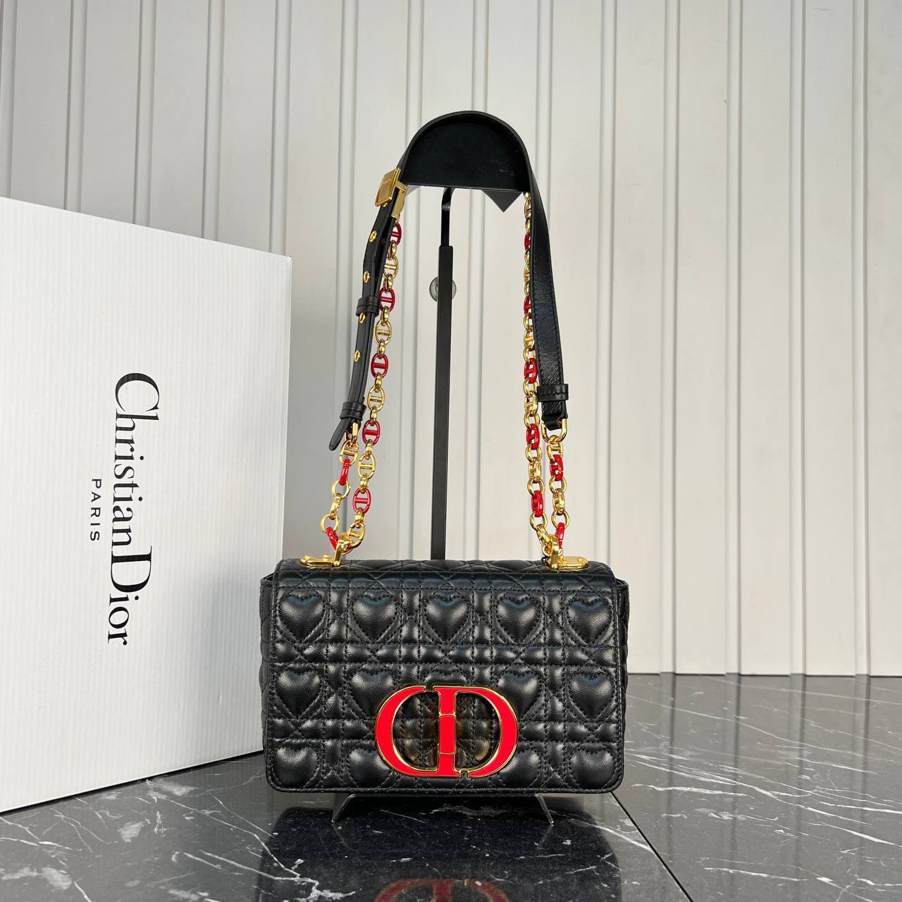Christian Dior Caro Mini Bag 

22x13.5 cm 
805