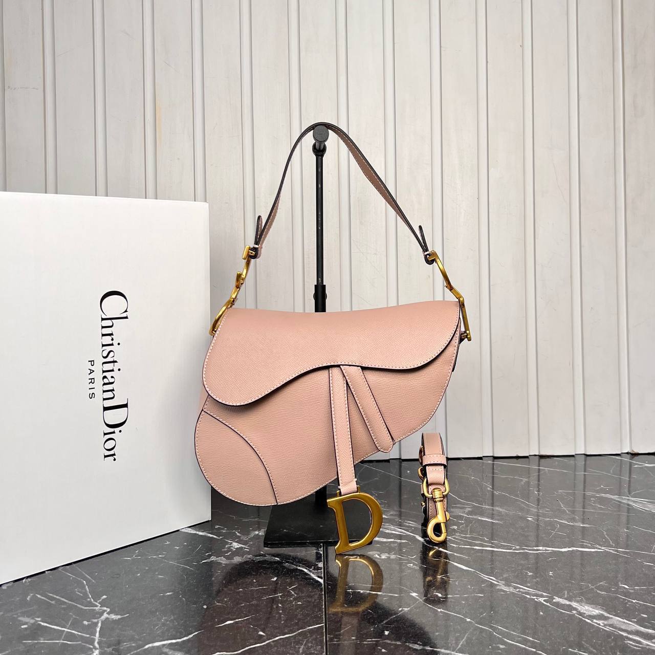 Christian Dior Saddle Bag

25x20 cm 
639.B ⭐️