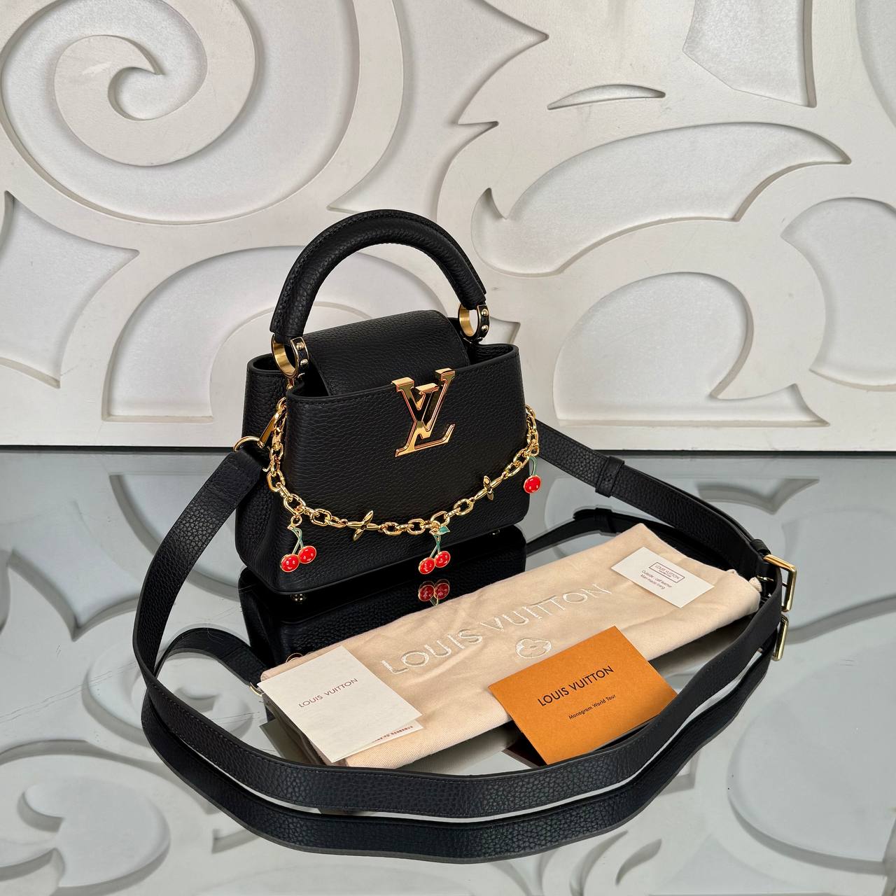 Louis Vuitton LV x TM Capucines Mini

910334 ⭐️
