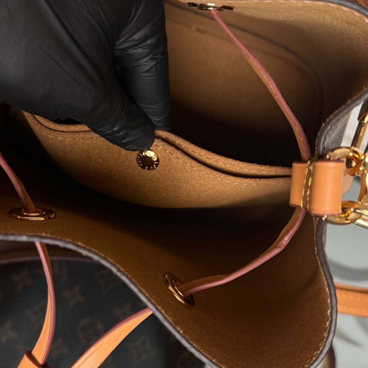 Louis Vuitton Neo Noe BB

676-2 ⭐️
