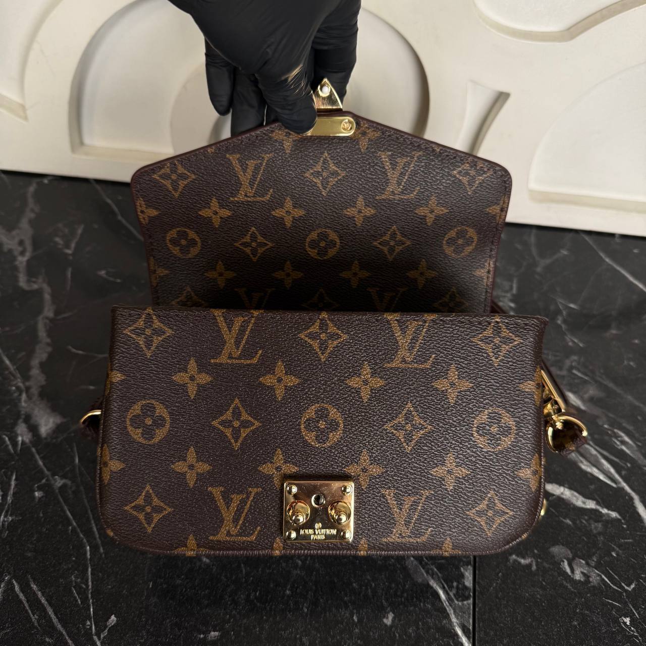 Louis Vuitton Pochette Metis East West 

5580-1 ⭐️