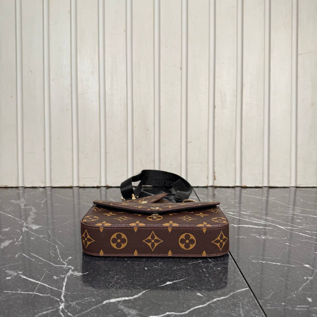 Louis Vuitton Felicie Strap & Go Wallet 

5654