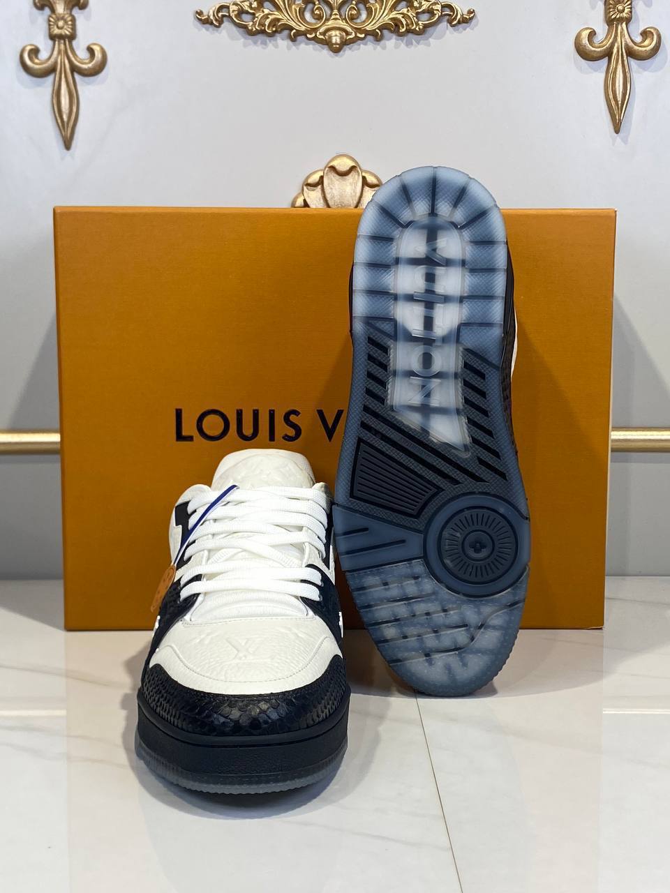 Louis Vuitton Python Sneakers

911060 ⭐️