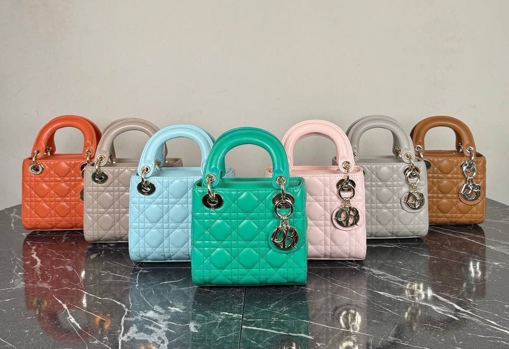 Christian Dior Lady Small Bag 

17x15 cm 
5079 ⭐️