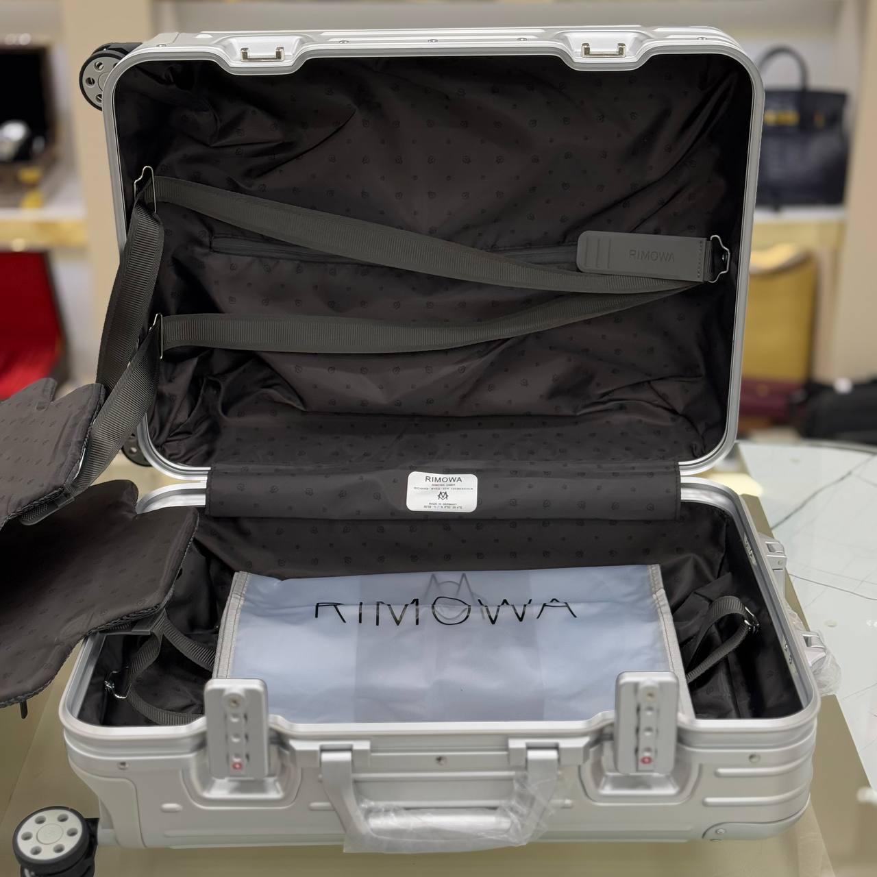 Christian Dior and Rimowa Carry-On Cabin Suitcase
38x50x21 cm