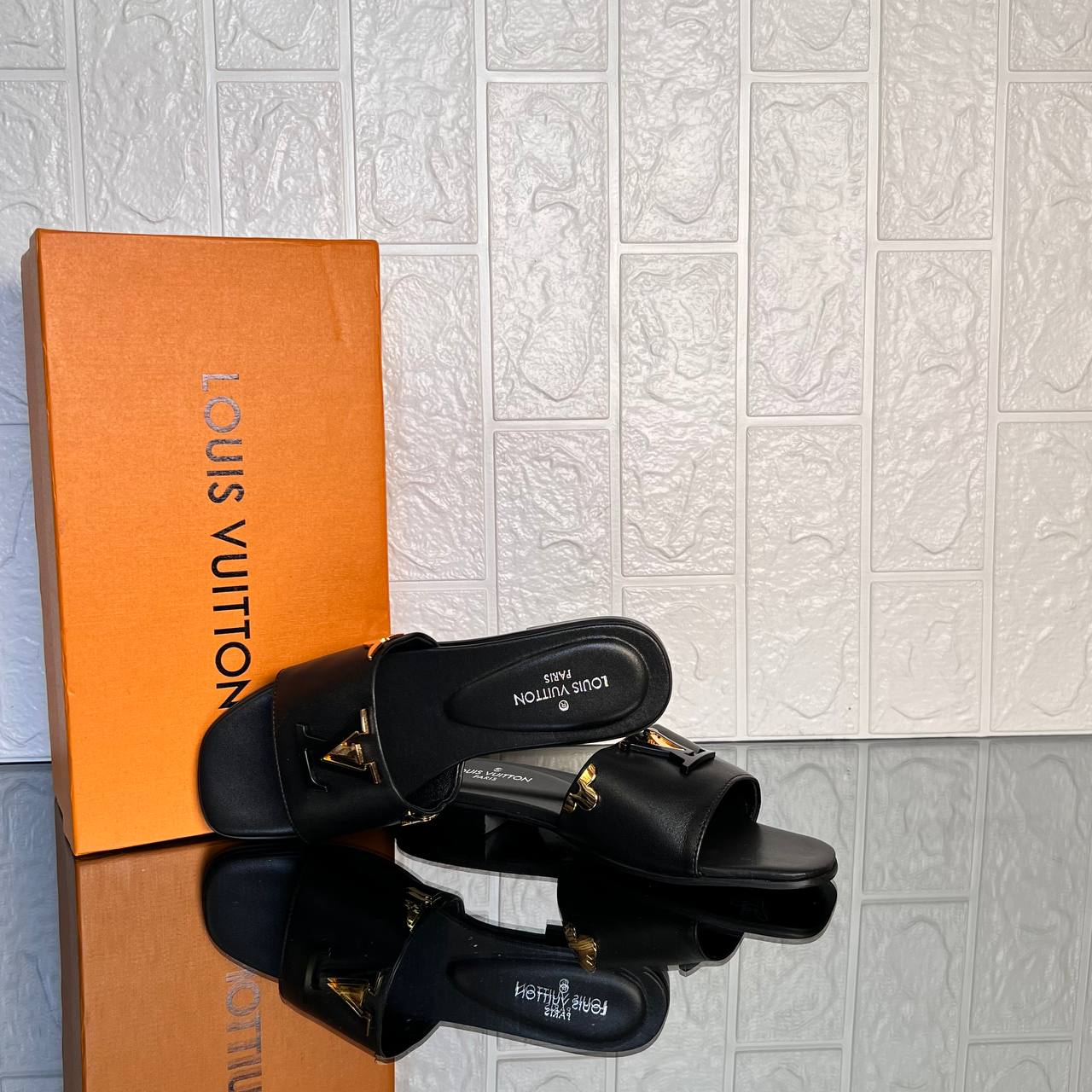 Louis Vuitton Mare Flat Mule

911256 ⭐️