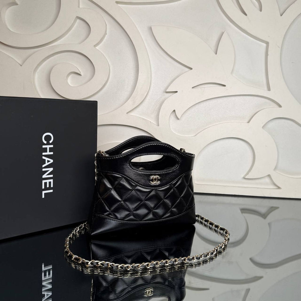 Chanel Nano Shopping Bag

20x14 cm 
910410 ⭐️