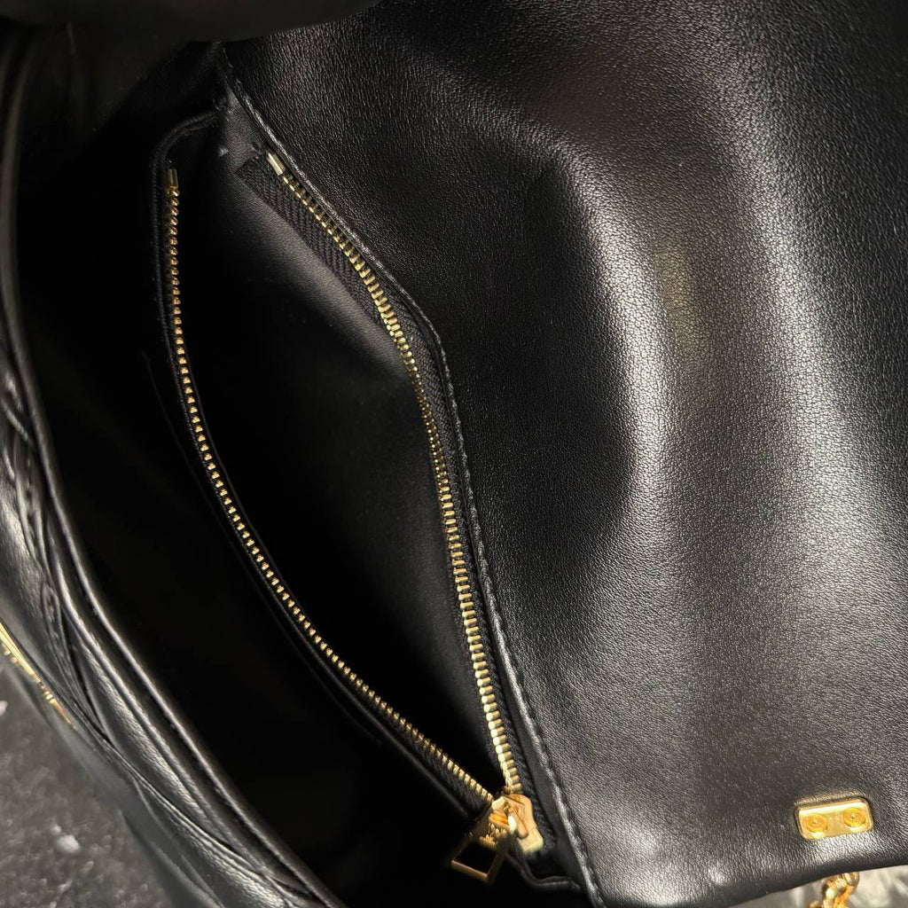Louis Vuitton Go-14 Medium 

6133 ⭐️