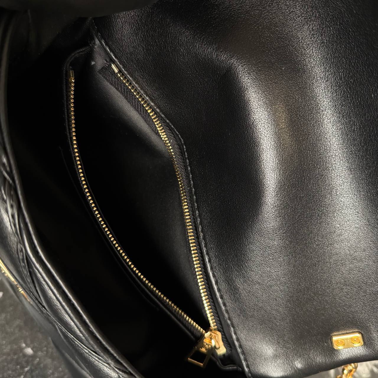 Louis Vuitton Go-14 Medium 

6133 ⭐️