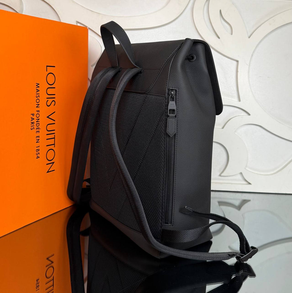Louis Vuitton Fastline Backpack

910457 ⭐️
