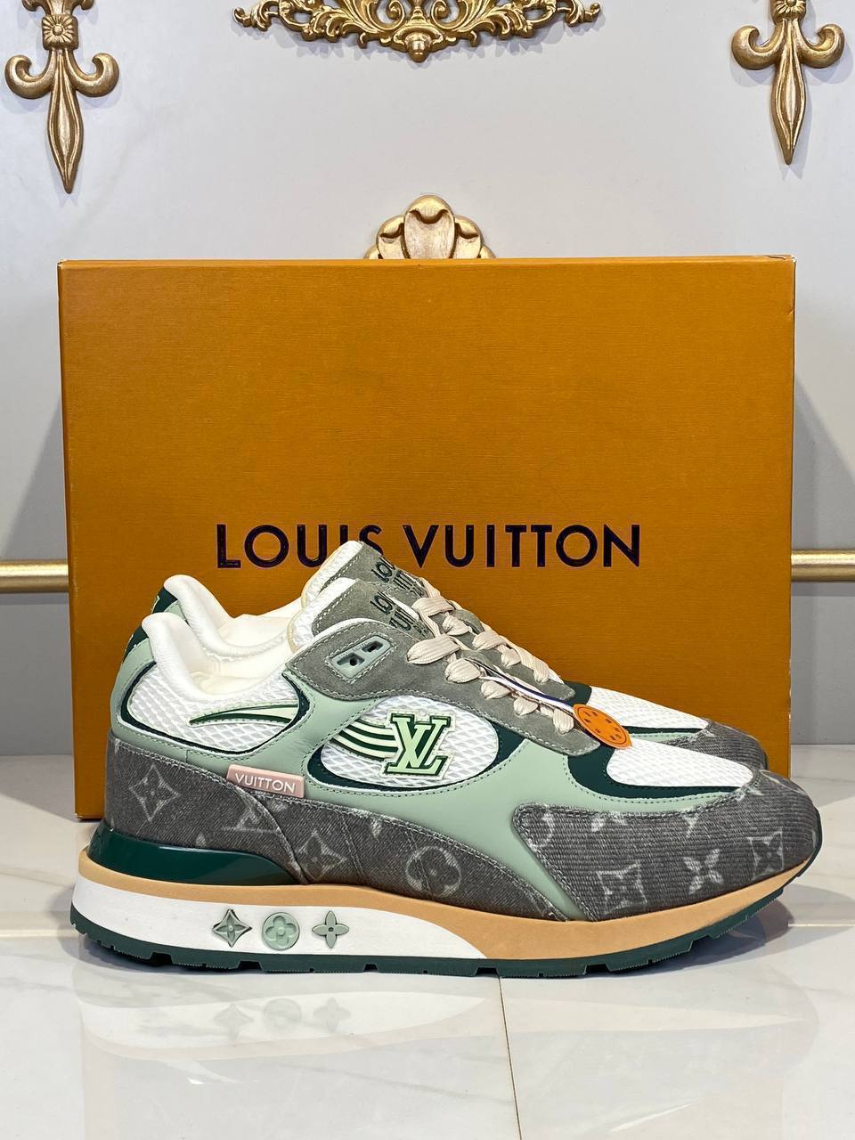 Louis Vuitton Blus Sneakers 

911021 ⭐️