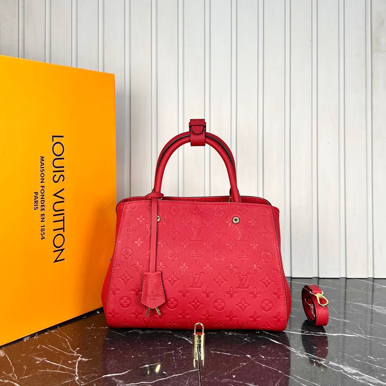 Louis Vuitton Montaigne Bag Medium 

5100