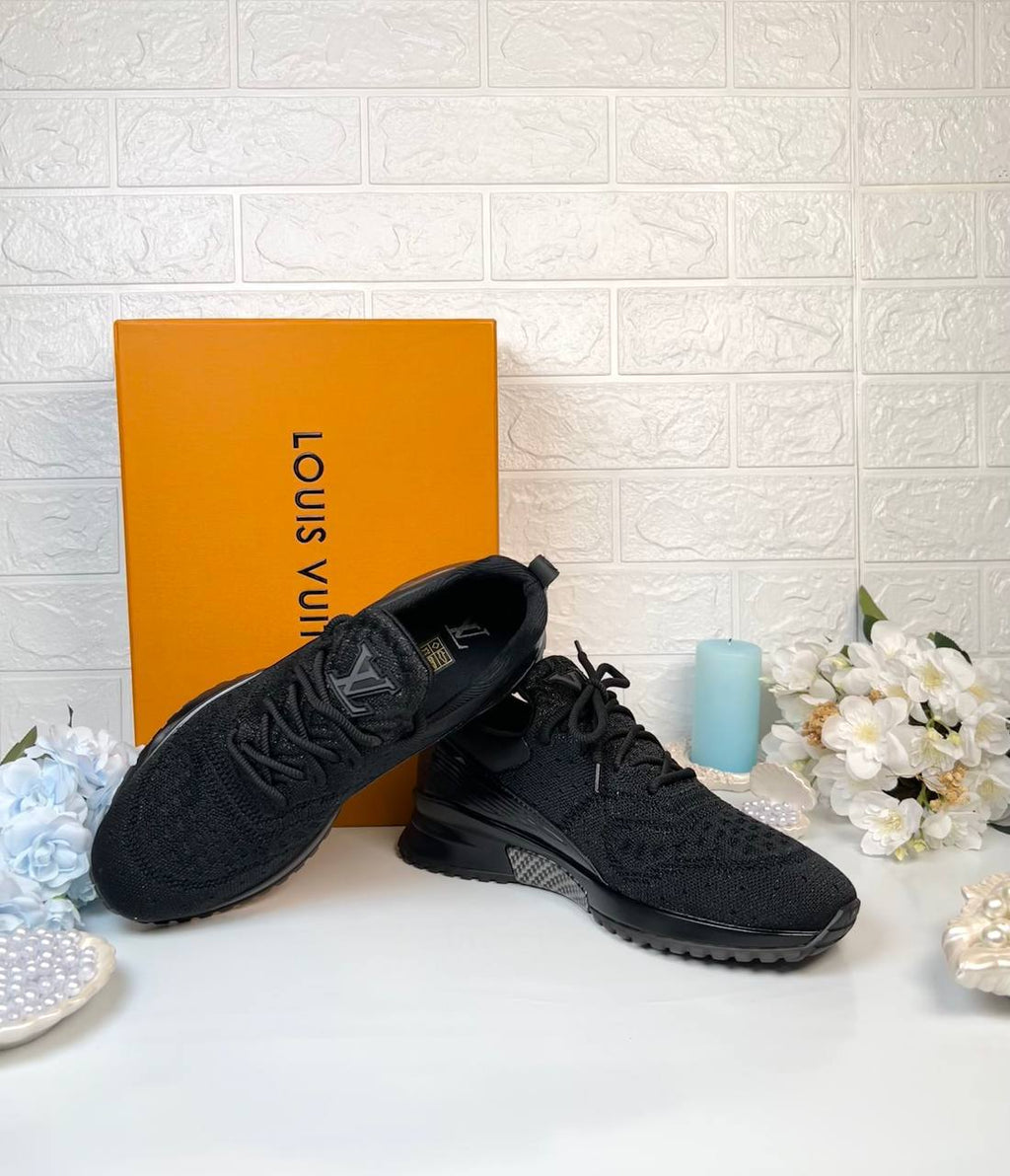 Louis Vuitton Sneaker 

3741-2 ⭐️