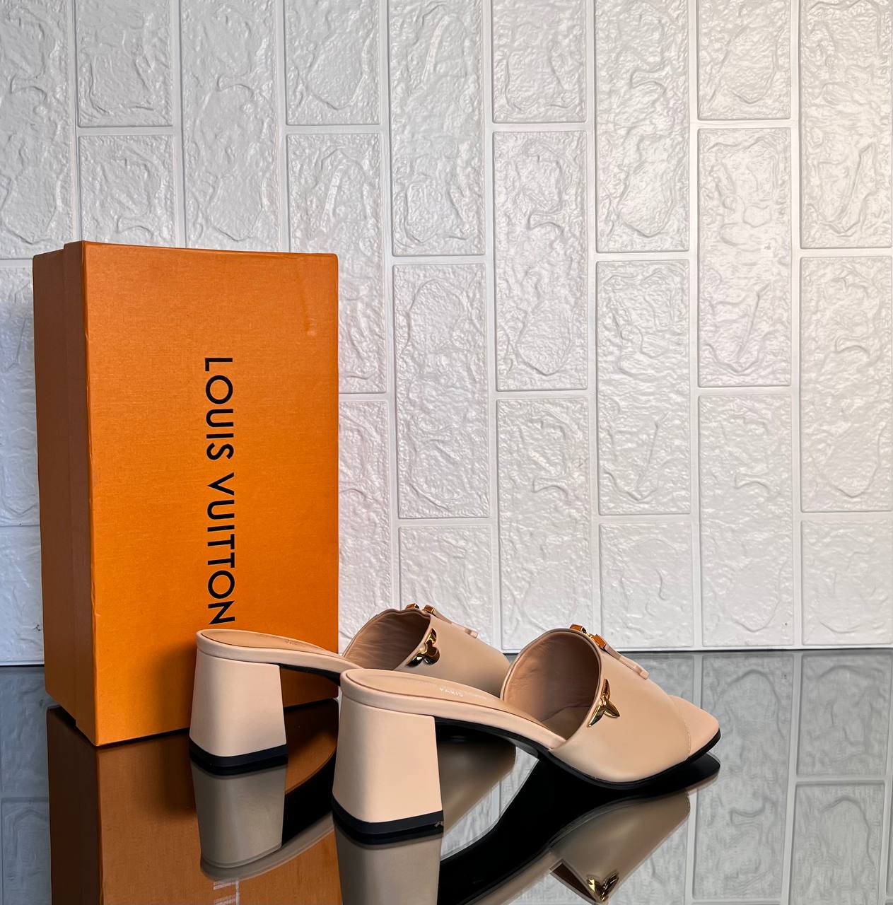 Louis Vuitton Mare Mule 8cm

911237 ⭐️