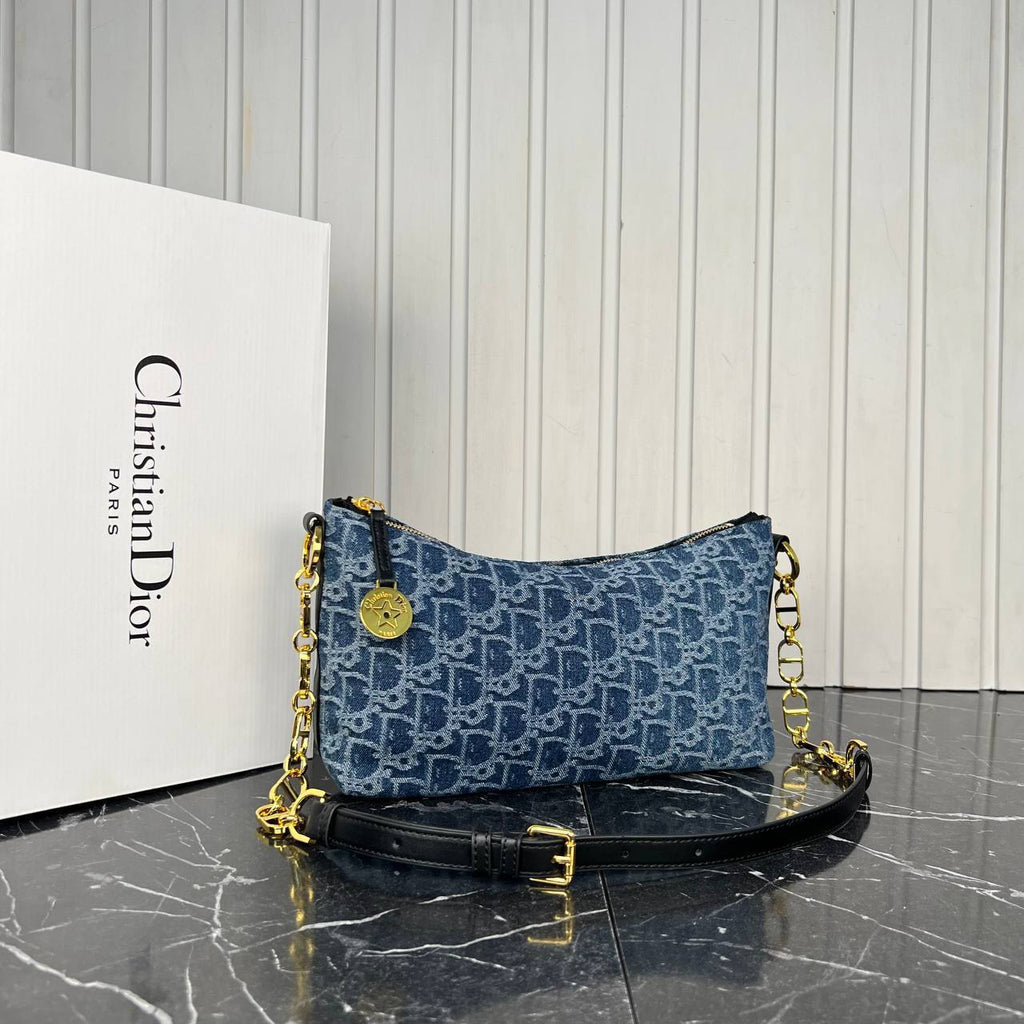Christian Dior Travel Nomad Pouch Denim

27x15 cm
6039 ⭐️
