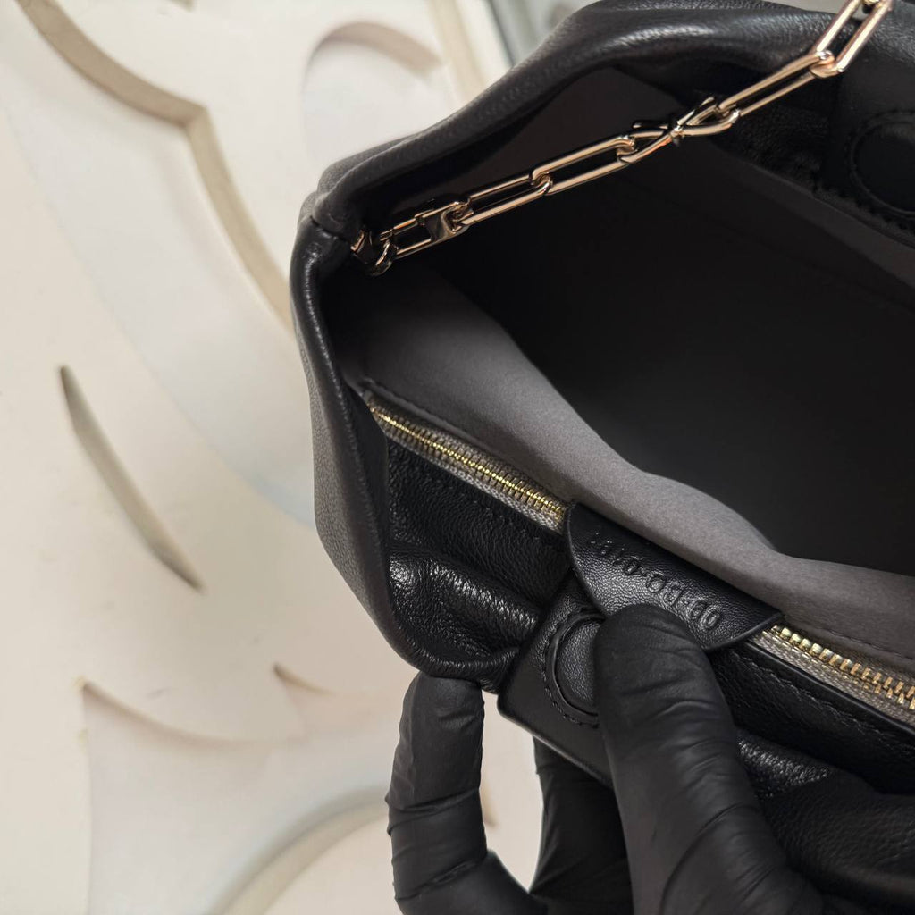 Christian Dior Small Bow Bag

24x16 cm 
910820 ⭐️