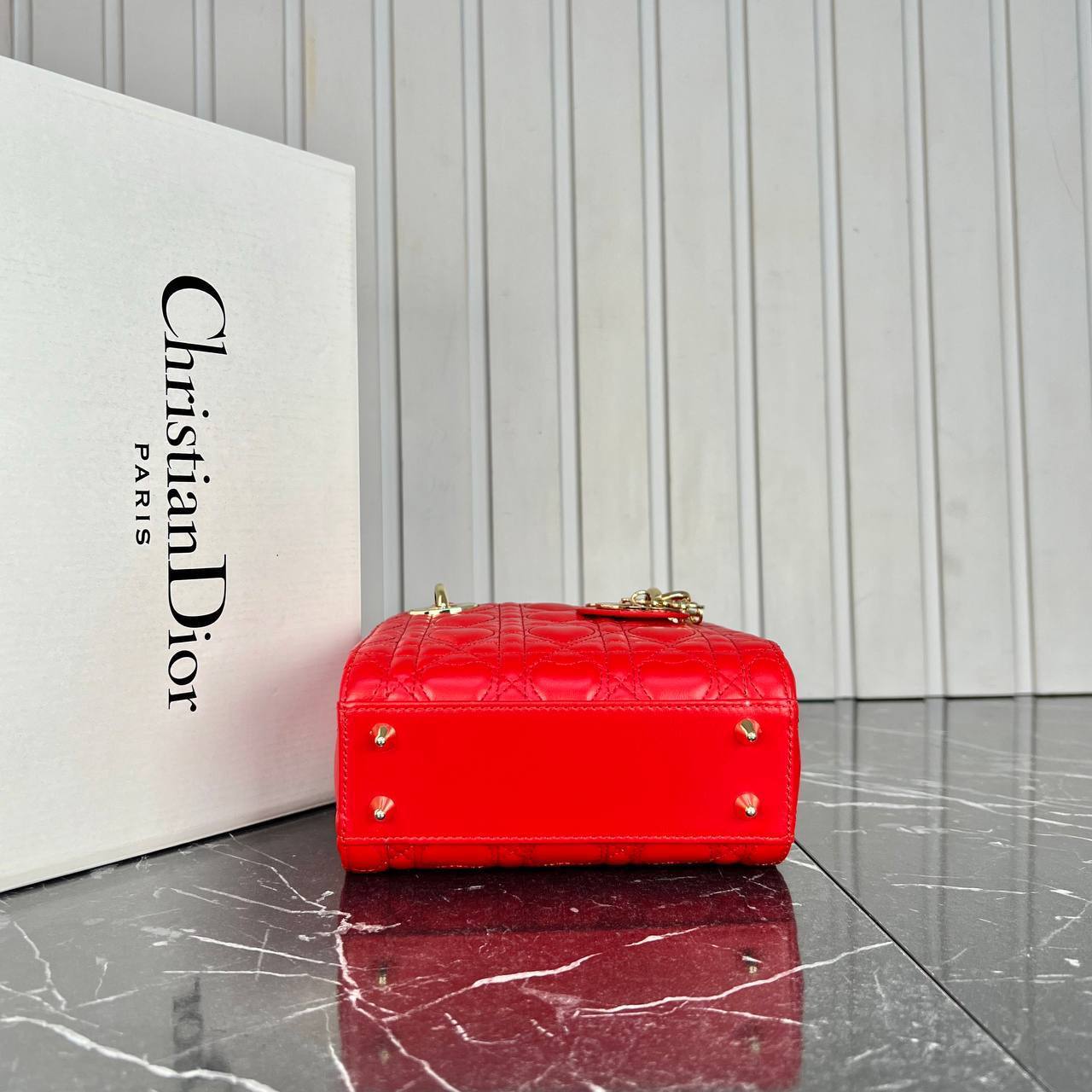 Christian Dior Lady Dior Bag Small 

16x16 cm 
5437-1