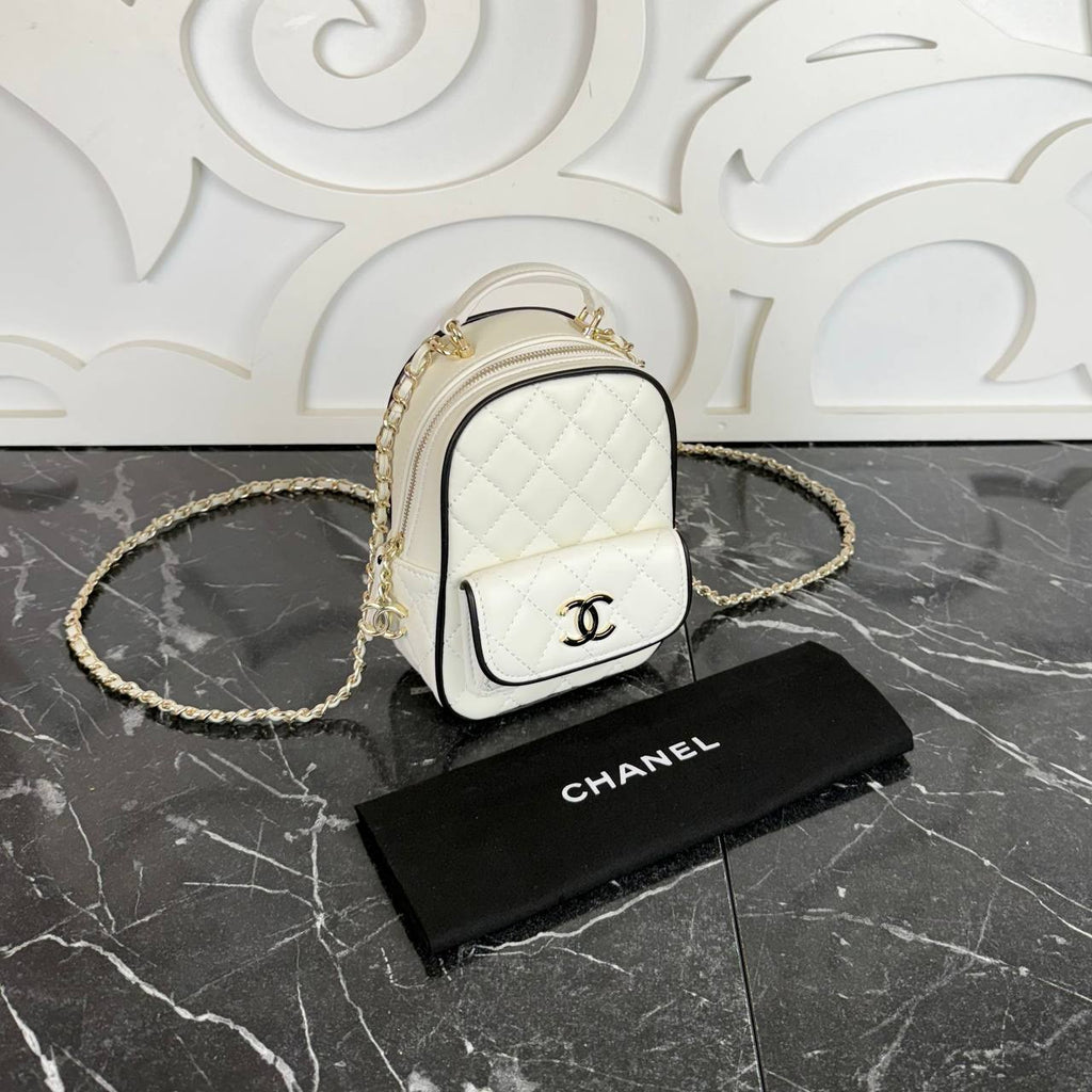Chanel 24C Mini Backpack

13x18 cm 
910229 ⭐️