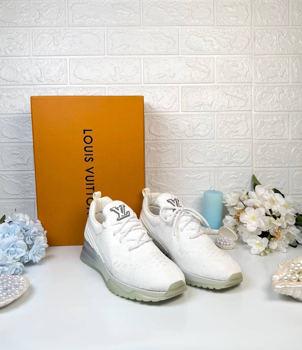 Louis Vuitton Sneaker 

3741-2 ⭐️