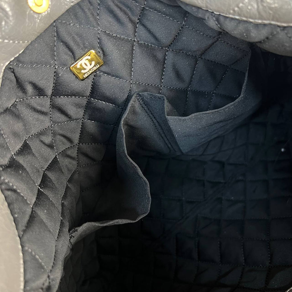 Chanel 22 Handbag

33x39 cm 
5648 ⭐️