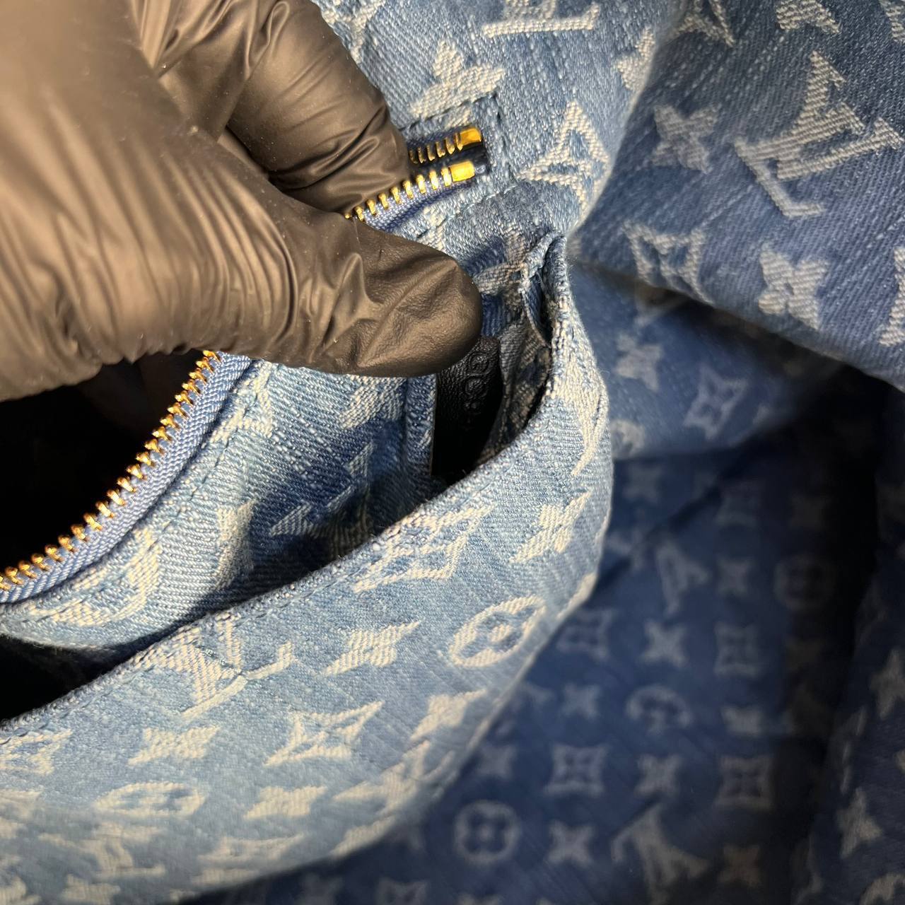 Louis Vuitton CarryAll MM Denim

5980-1