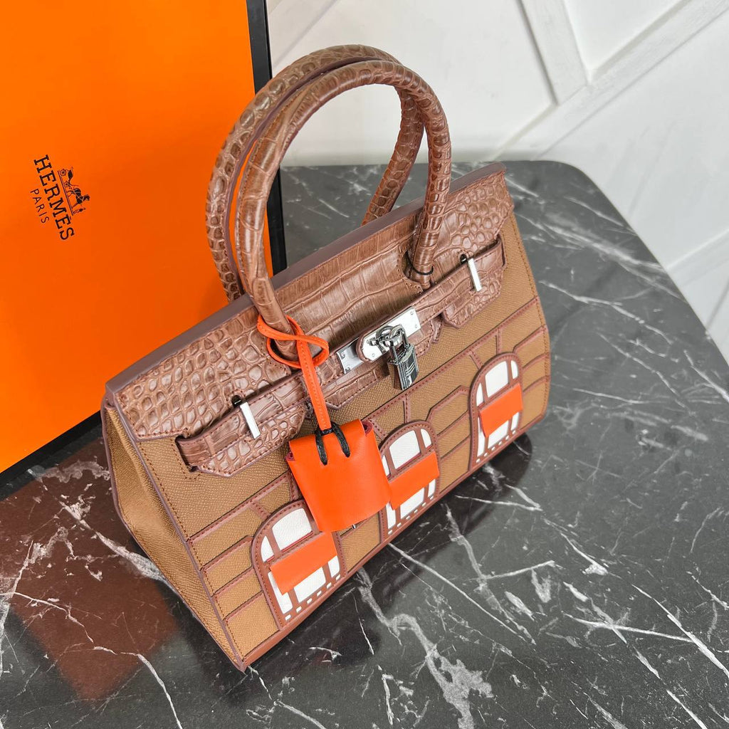 Hermes Birkin Bag 30 Cm 

30x22 Cm 
5447_4⭐️