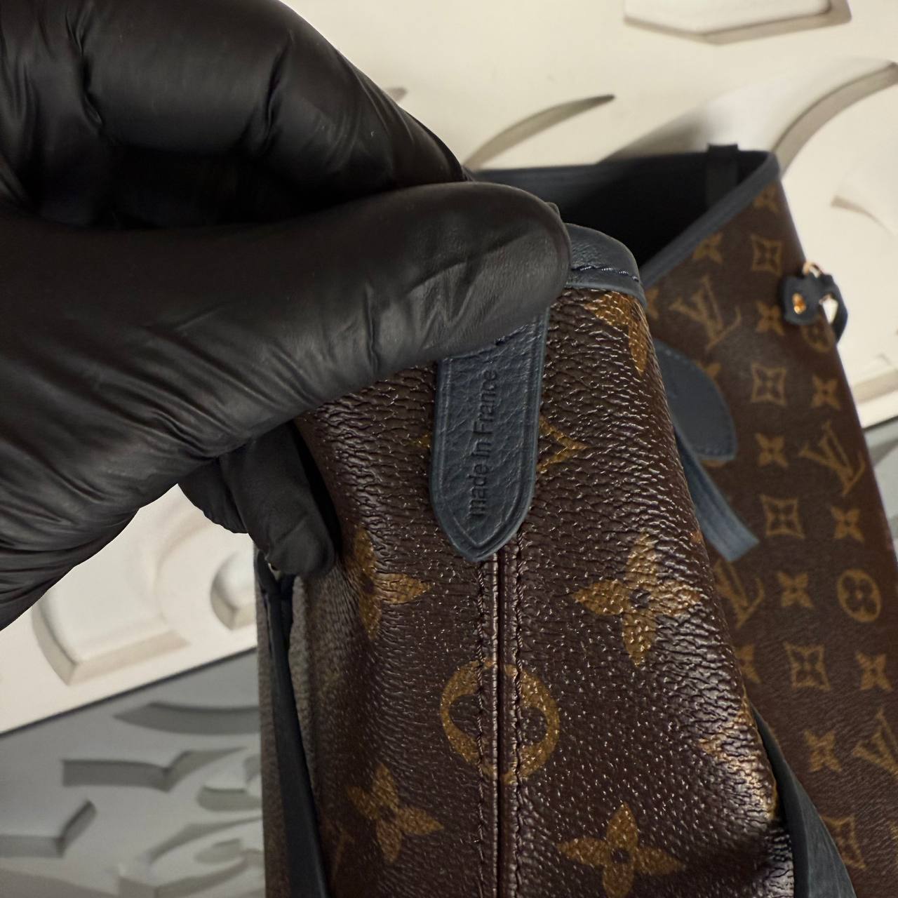 Louis Vuitton Neverfull Bandouliere Inside Out BB
Big size 42x28
19x16 cm small size 
210005 ⭐️