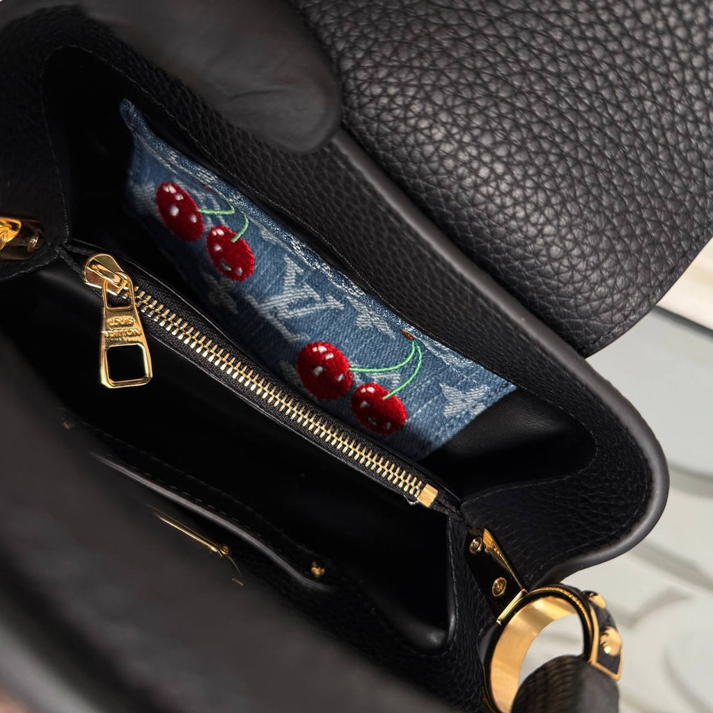 Louis Vuitton LV x TM Capucines Mini

910334 ⭐️