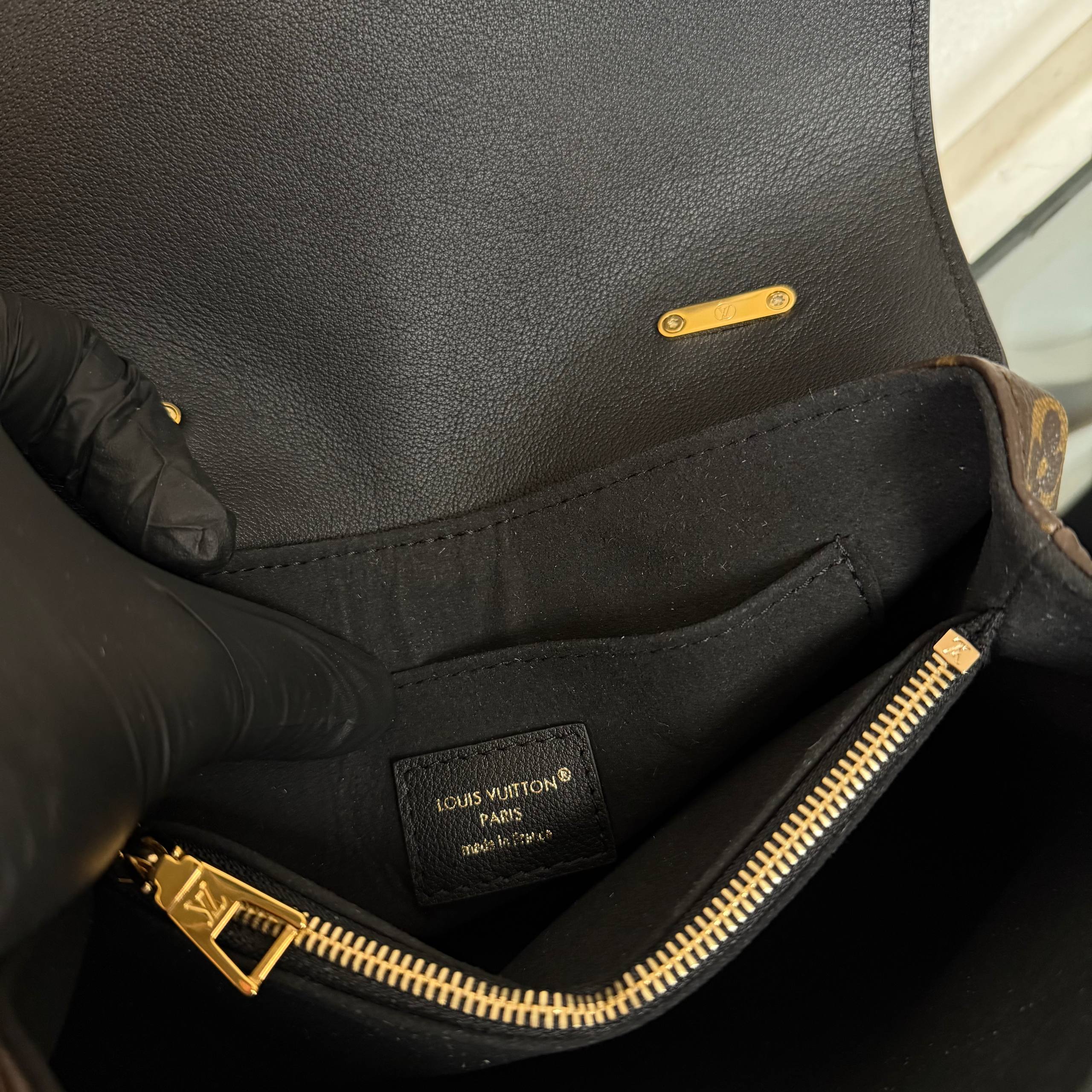 Louis Vuitton Madeleine BB Bag

910582 ⭐️
