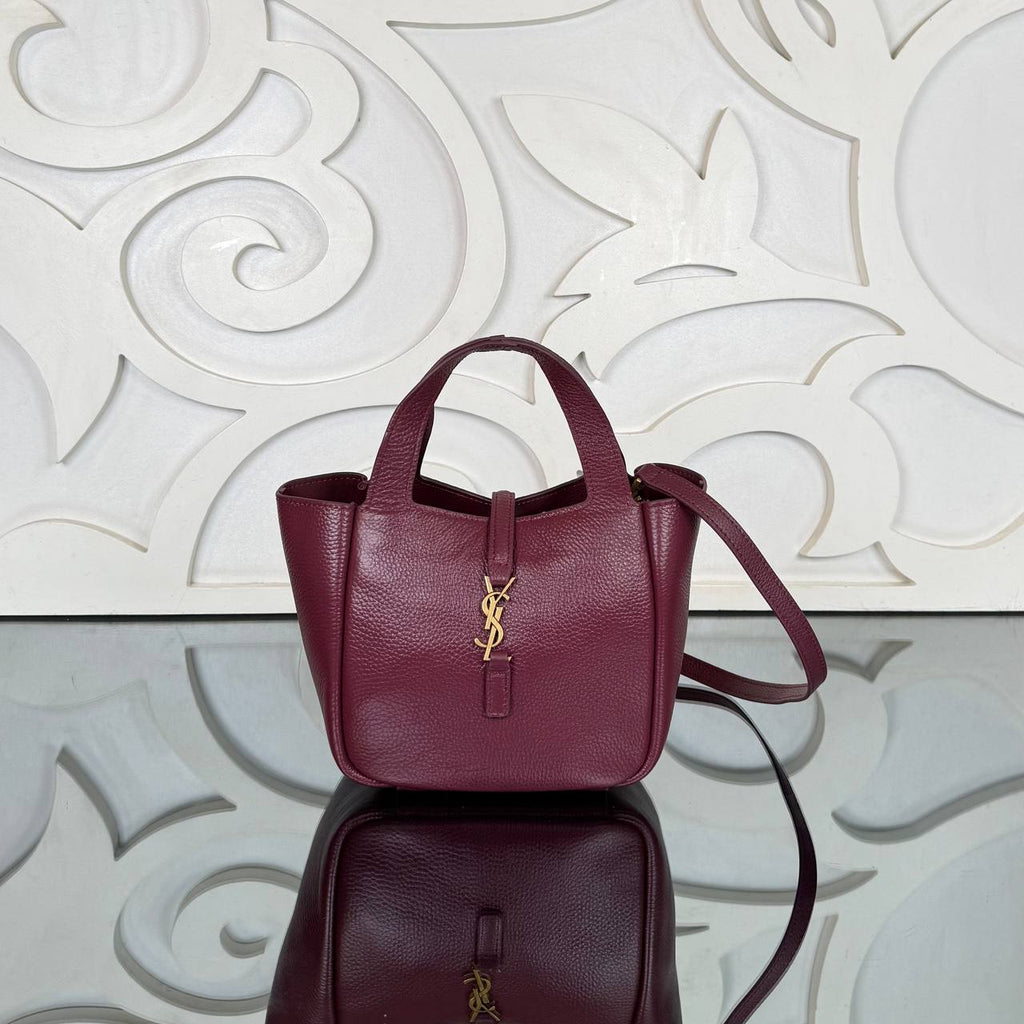 Ysl Saint Laurent Baby Bea in Grained

18x16 cm cm 
910668 ⭐️