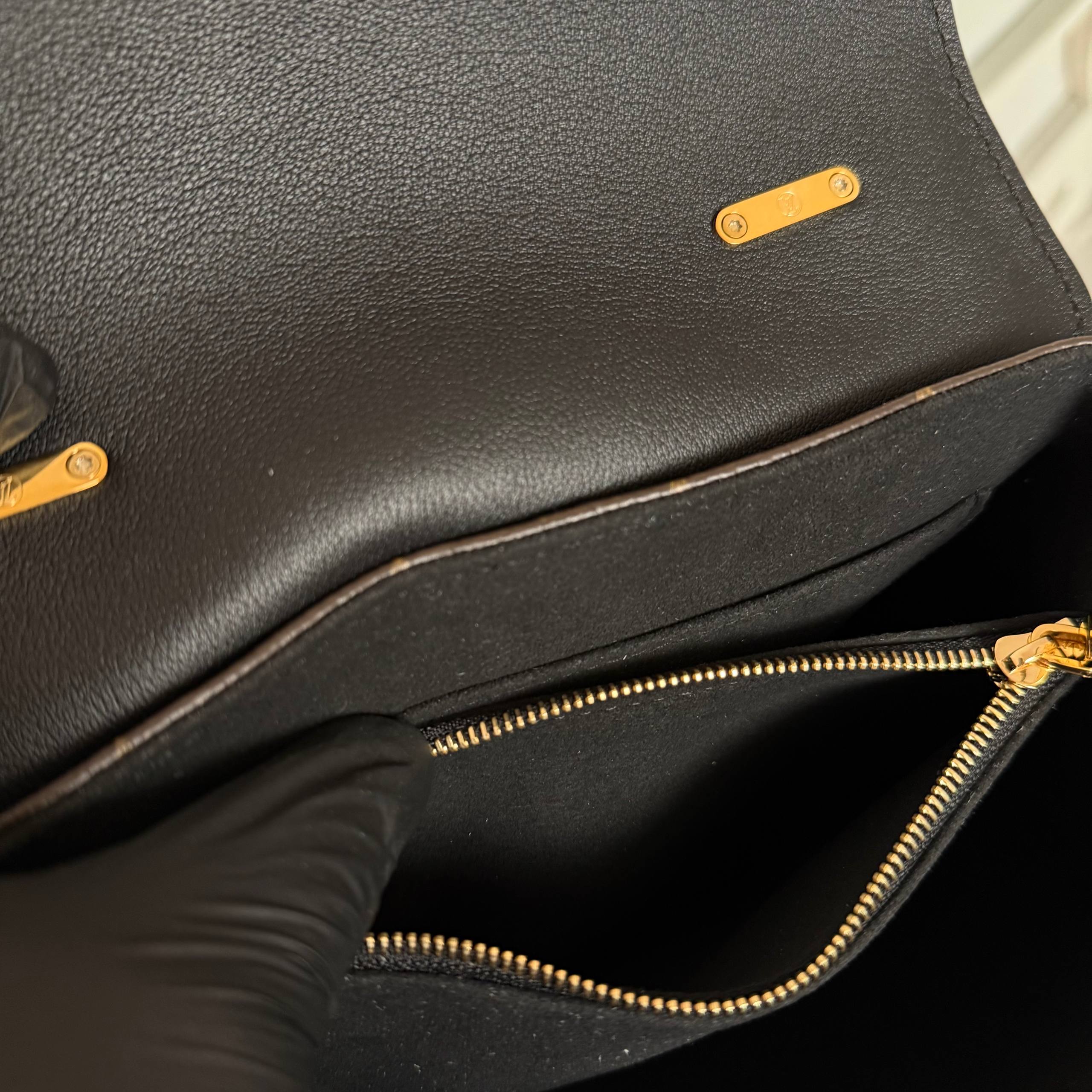 Louis Vuitton Madeleine BB Bag

910582 ⭐️