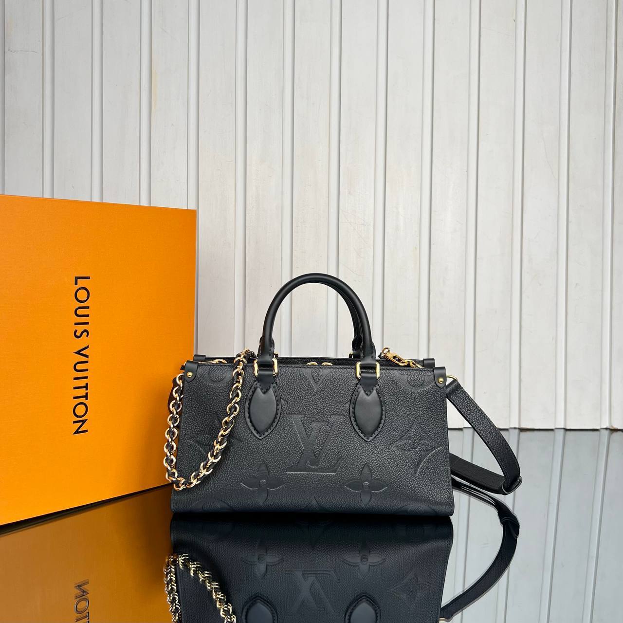 Louis Vuitton OnTheGo East West

5749-1 ⭐️