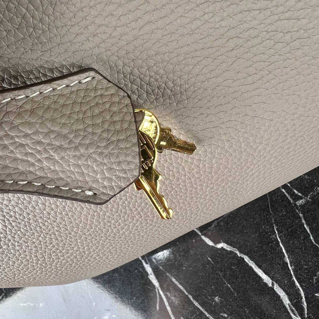 Hermes Birkin Bag 35 Cm 

35x27 Cm
